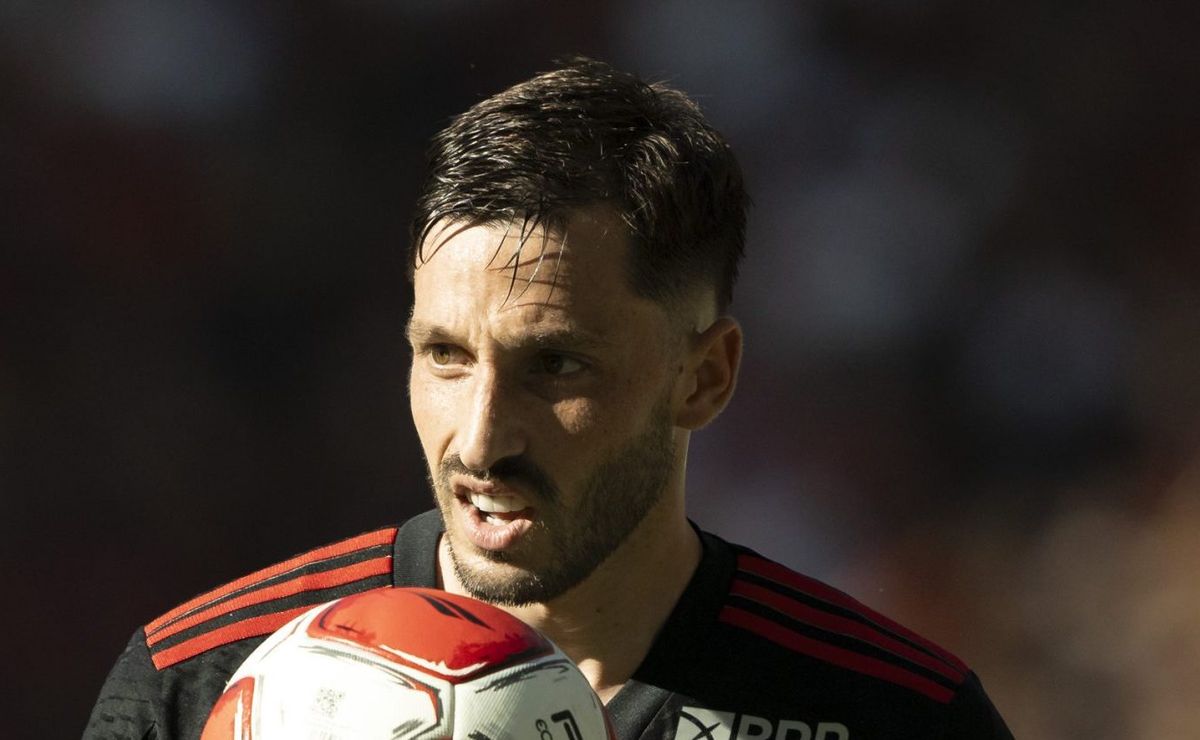 Matías Viña é relacionado pelo Flamengo para enfrentar o Vitória e futuro do uruguaio será no Mengão 