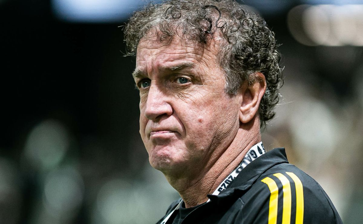 Cuca defende retrospecto positivo em clássicos treinando o Atlético-MG