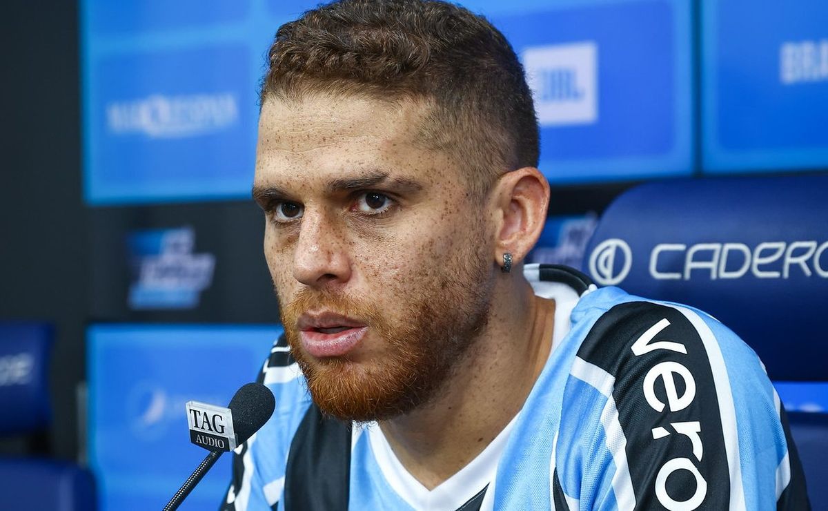 Cuéllar acusa chantagem do Flamengo que barrou sua negociação com o Bologna-ITA: “me senti usado”