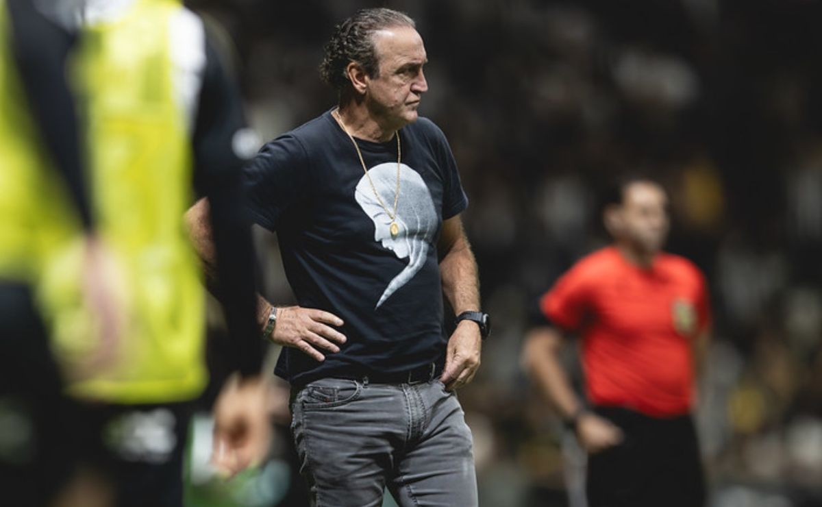 Guilherme Frossard diz que trabalho de Cuca “não se sustenta” no Atlético-MG