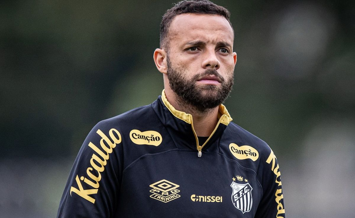 Guilherme desabafa no Santos e adota tom de mistério sobre possível saída do Peixe