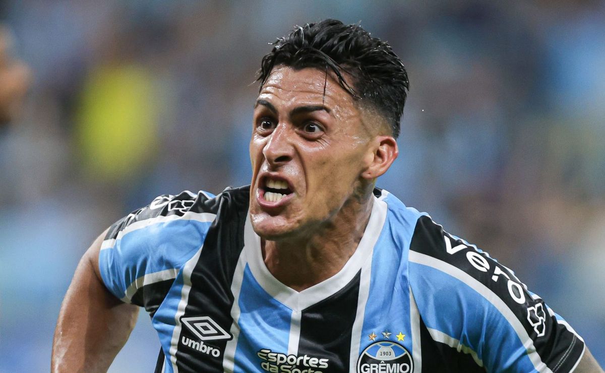 Cristian Pavón pede para deixar o Grêmio e encaminha acordo com o Pumas-MEX
