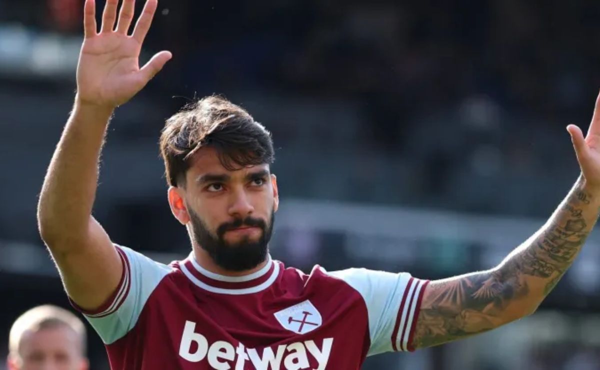 Lucas Paquetá beija o escudo do West Ham em comemoração e movimenta as redes sociais