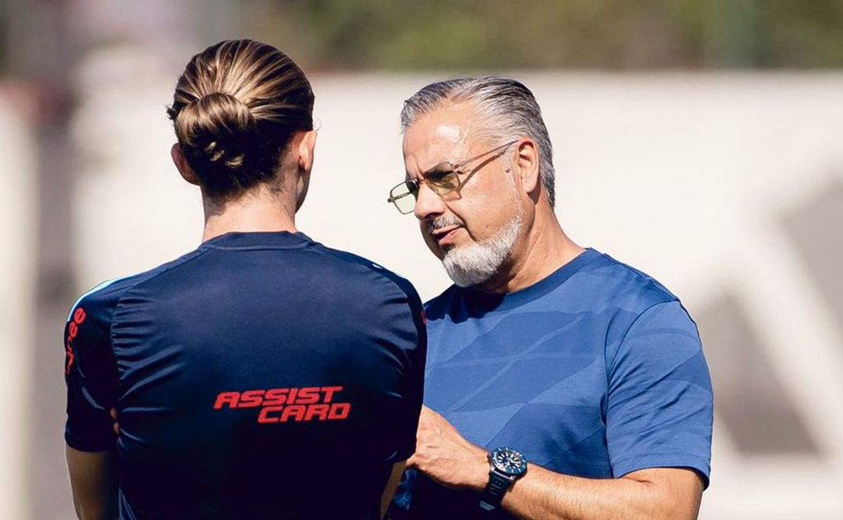 José Boto e Filipe Luís fazem reunião no Flamengo e contratações de Marcos Leonardo e Andreas Pereira foram descartadas