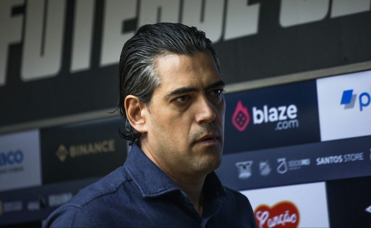 Paulo Bracks vê queda de desempenho como ‘inadmissível’ e projeta chegada de novo treinador: “Não é isso que a gente planeja” 