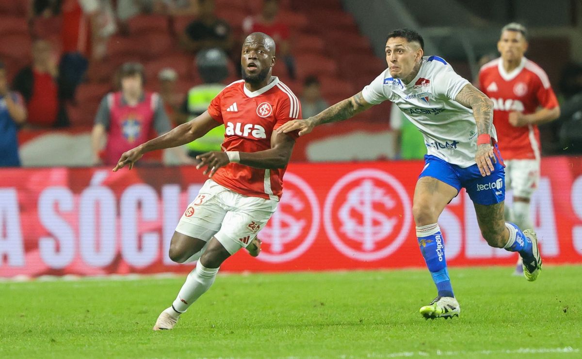Internacional é criticado por técnico do Equador pela má fase de Enner Valencia, que teria se estranhado com torcedores