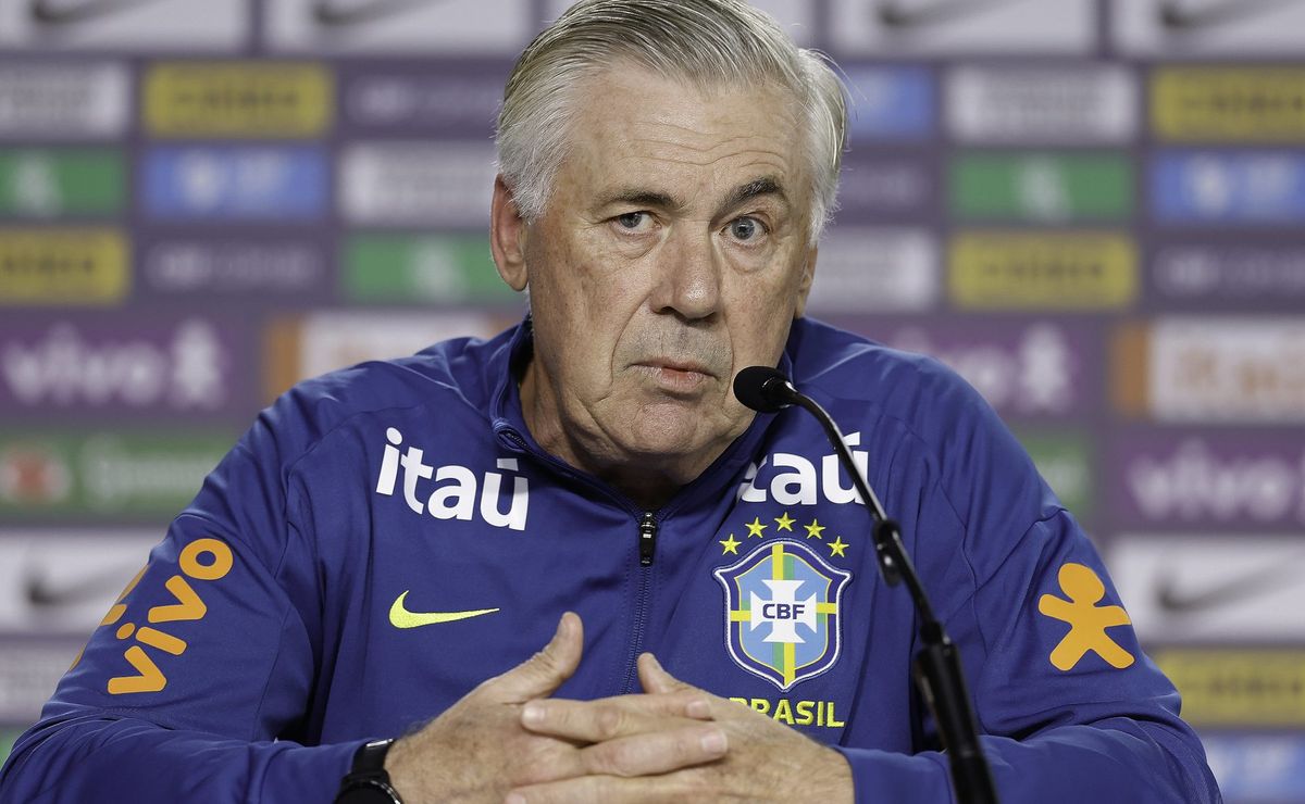 Ancelotti detalha requisitos para convocações da Seleção Brasileira e detalha escalação com quatro atacantes