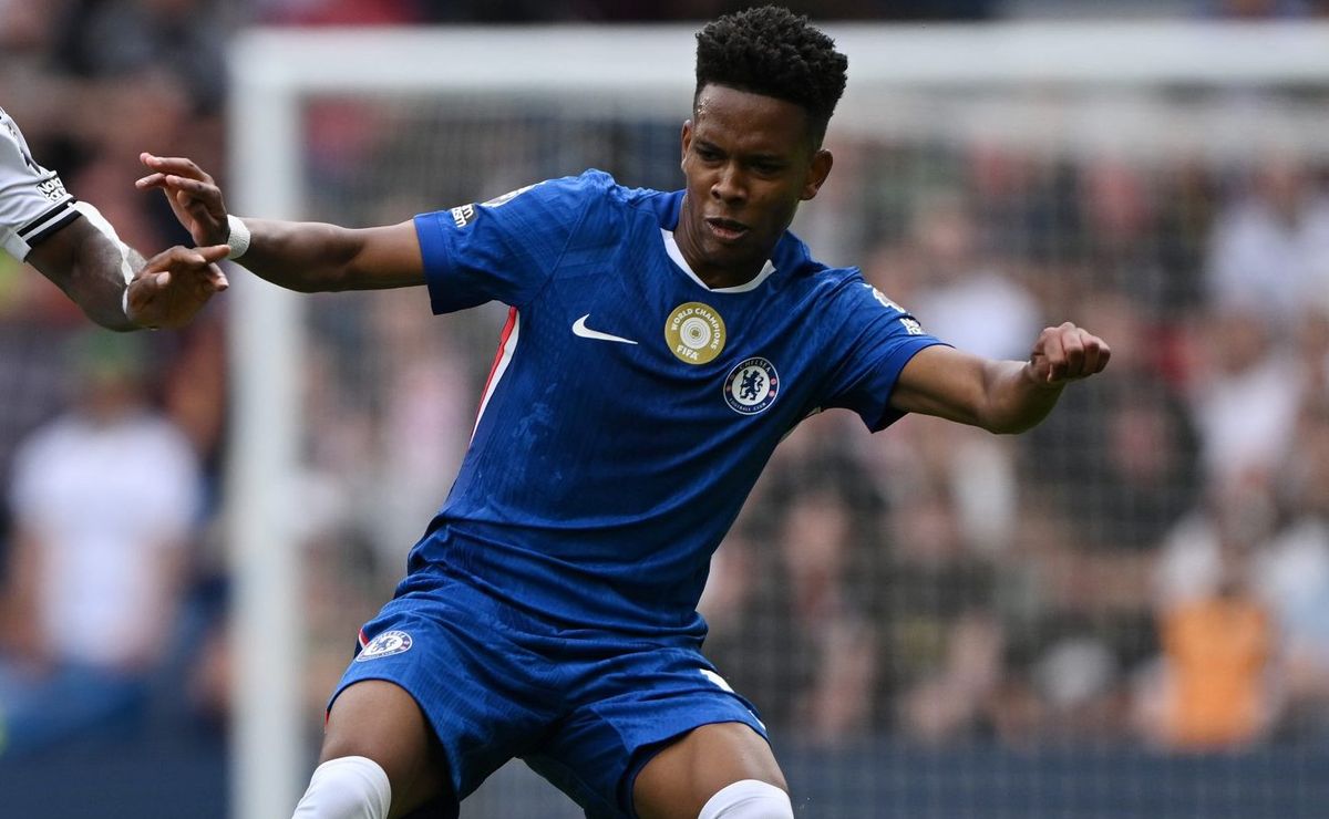 Torcida do Chelsea elege Estêvão como terceiro melhor jogador do mês em votação com destaque brasileiro