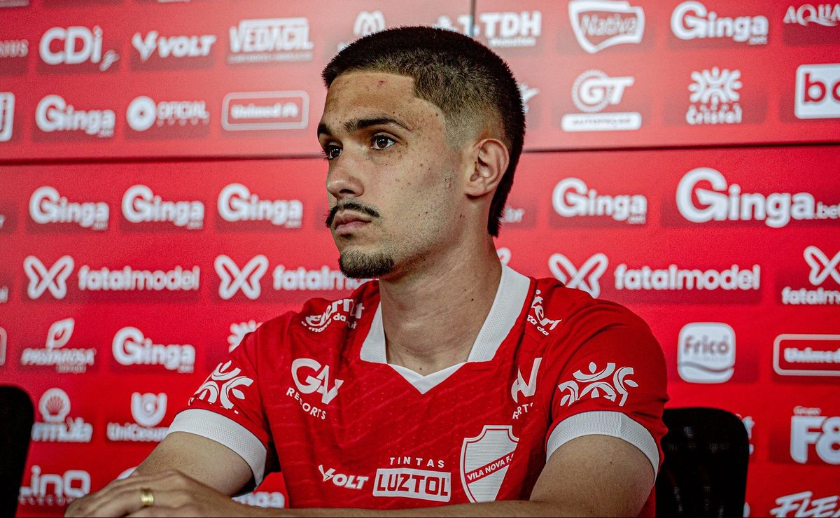 Filho de Fernandão é apresentado pelo Vila Nova após saída polêmica do Inter
