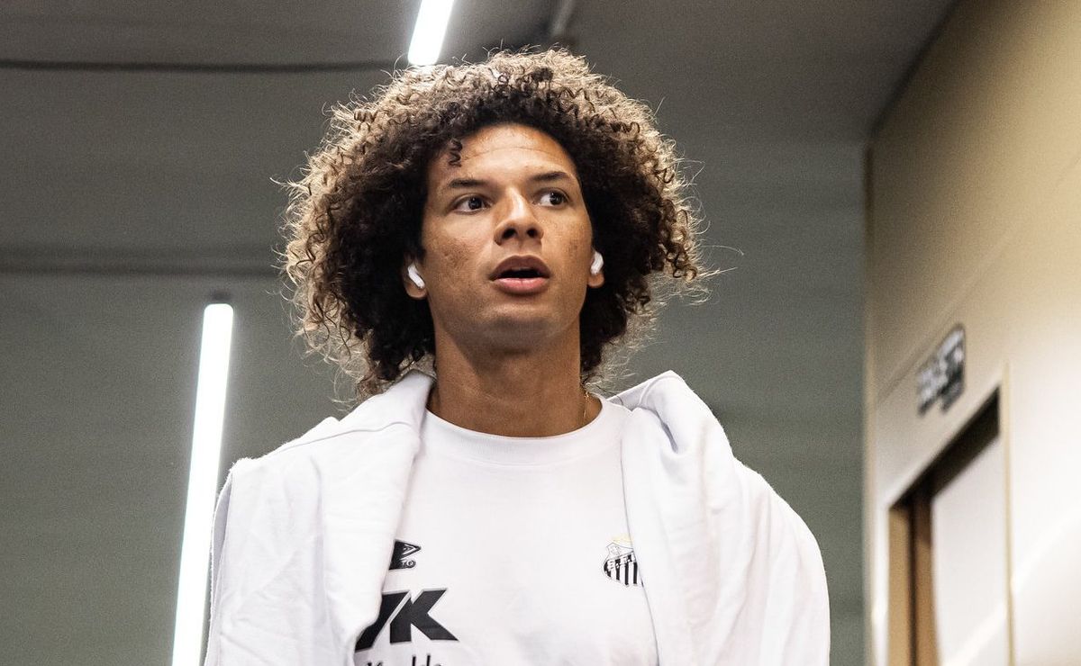 Santos vê contribuição de Willian Arão na temporada mesmo com lesão: “Tenho certeza que ele vai nos ajudar bastante” 