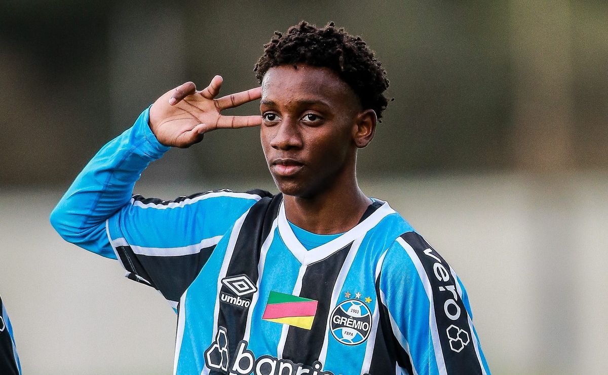 Grêmio recebe oferta de R$ 95 milhões do Shakhtar Donetsk, da Ucrânia, por jovem Gabriel Mec
