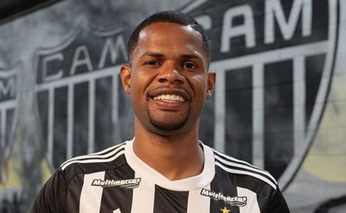 Júnior Santos recebe proposta dos Emirados Árabes para deixar o Atlético-MG, mas decide recusar