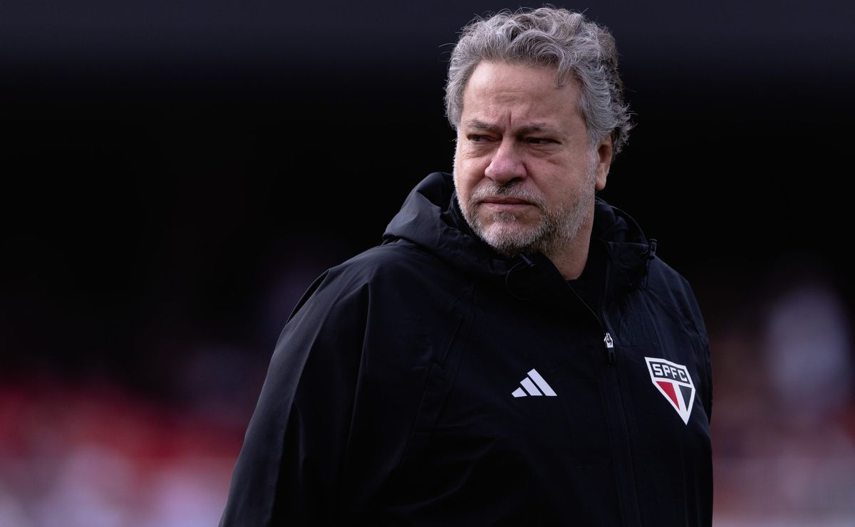 São Paulo encontra dificuldades no mercado e não deverá mais contratar um centroavante para os duelos contra a LDU