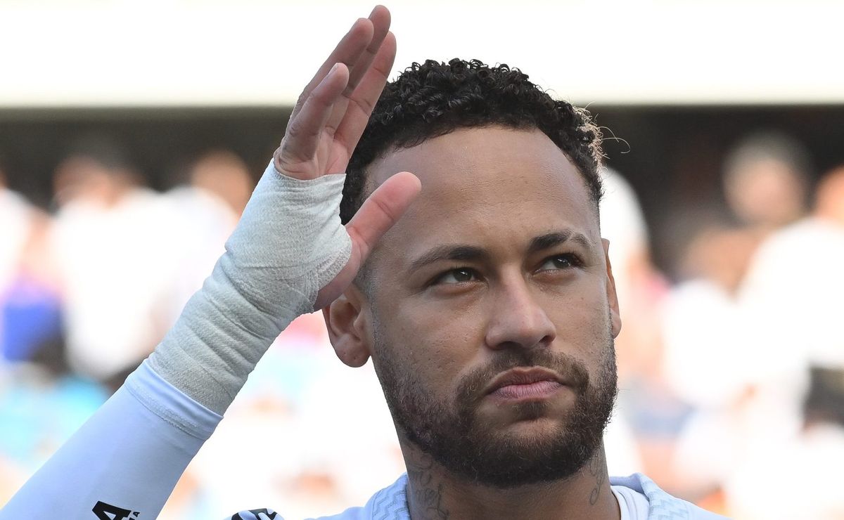 Neymar toma decisão no Santos sobre enfrentar o Atlético-MG e craque está confirmado no time titular