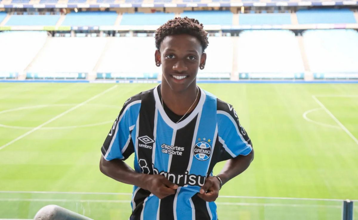 Gabriel Mec recusa proposta milionária do Shakhtar Donetsk, da Ucrânia, e decide seguir no Grêmio