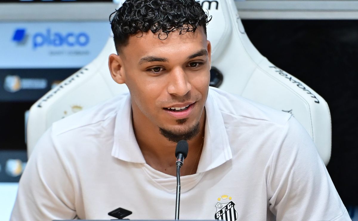 Victor Hugo detalha papo com Vojvoda e se diz pronto para jogar em qualquer função no meio