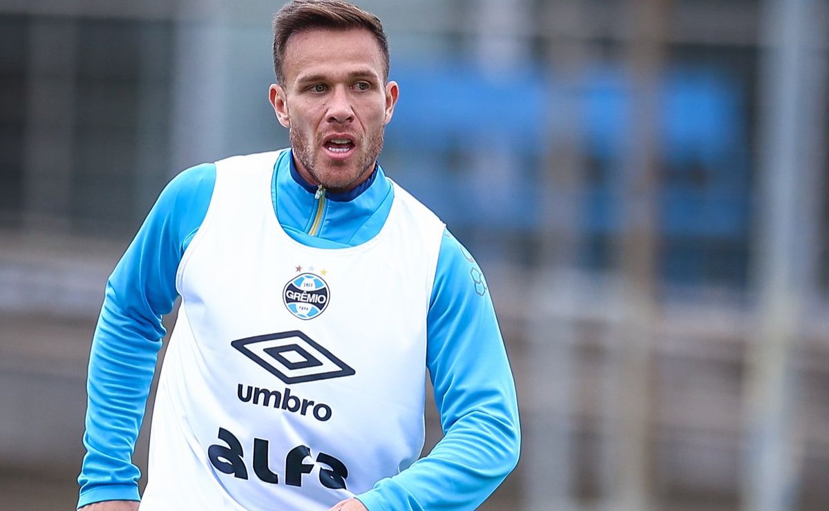 Arthur analisa período de treinamentos antes da reestreia pelo Grêmio contra o Mirassol