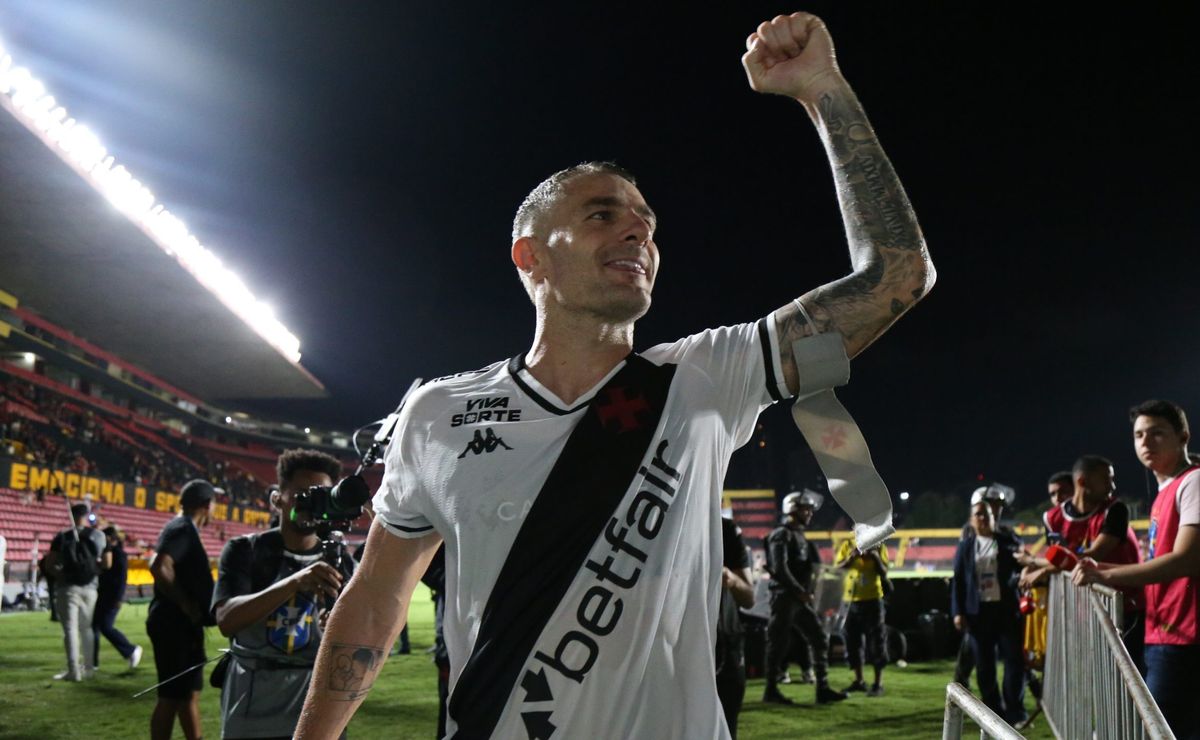 Artilheiro Vegetti mantém liderança desde estreia pelo Vasco e domina números no Brasileirão