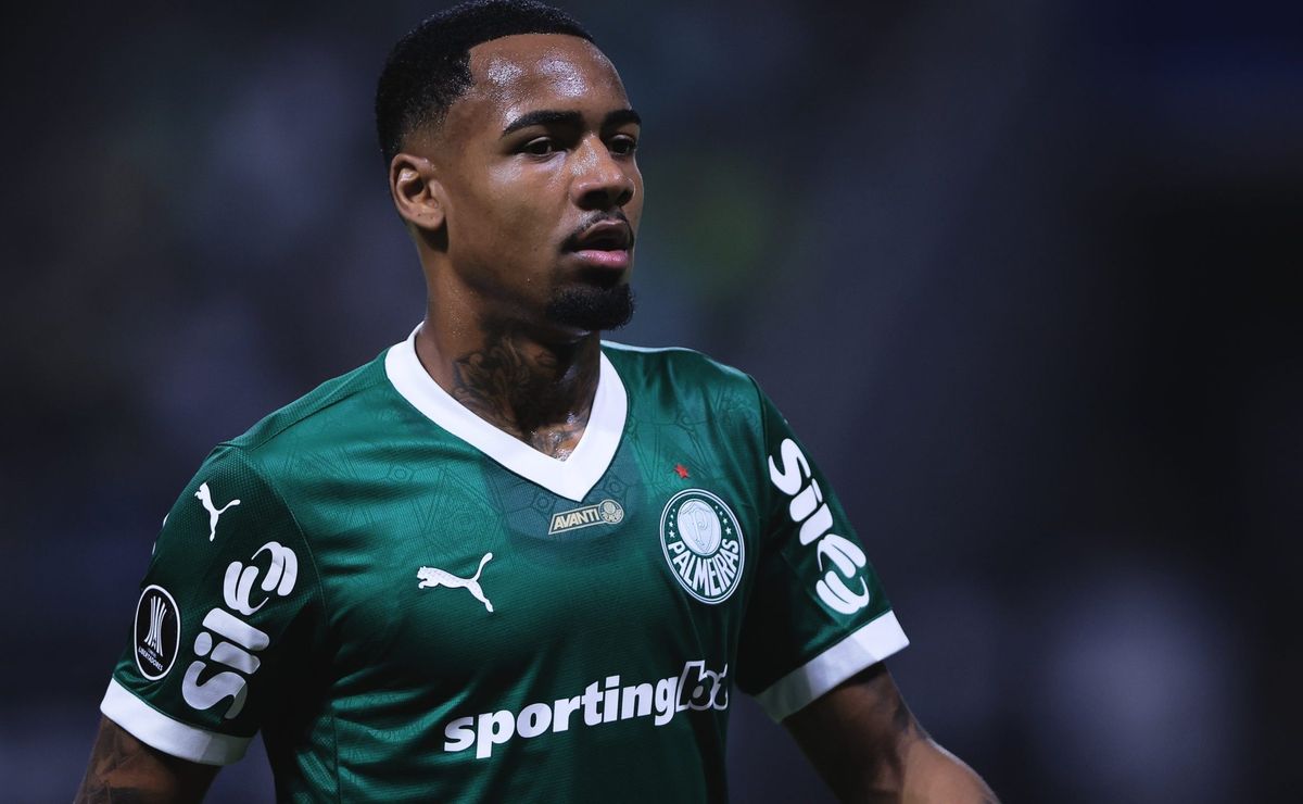 Assédio europeu e saudita esbarra em multa de R$ 570 milhões por Allan, joia do Palmeiras