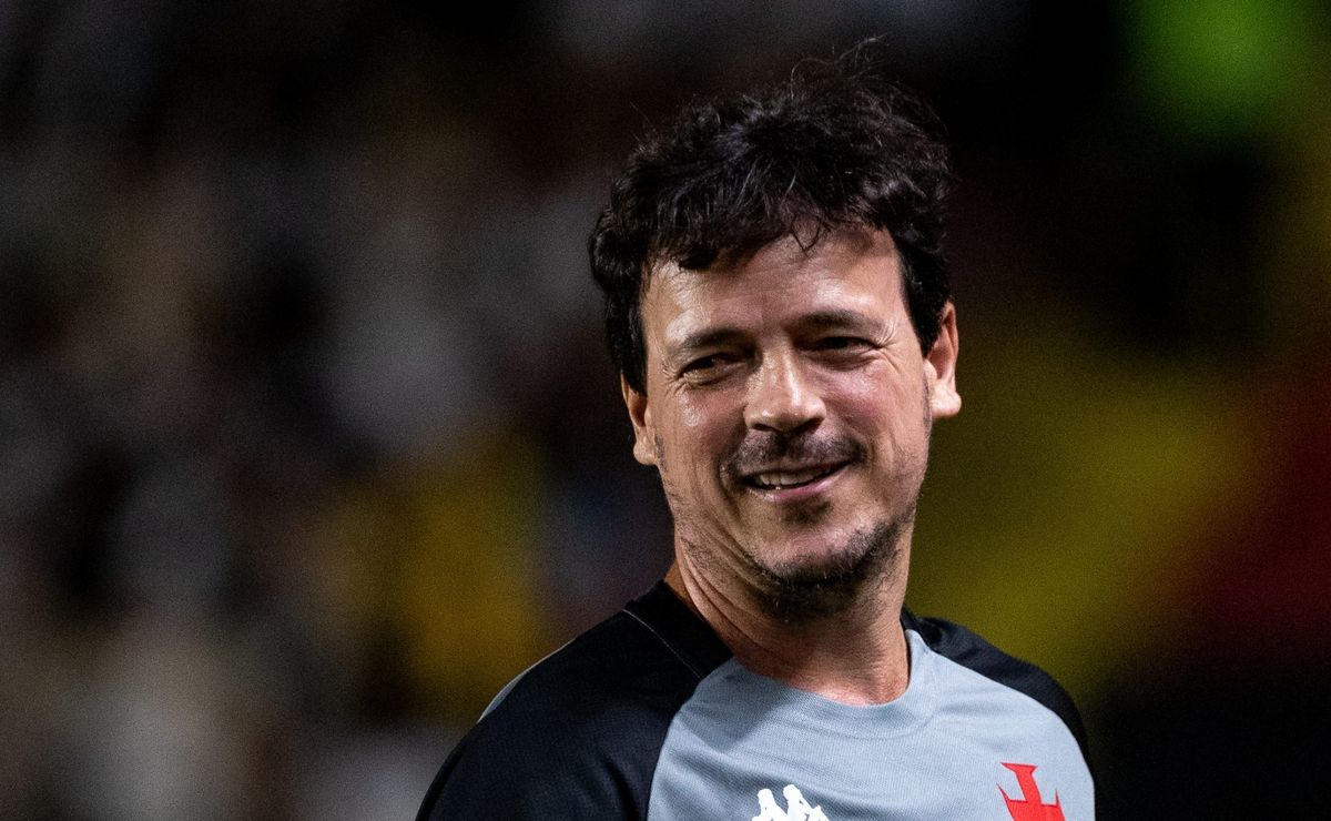 Fernando Diniz veta saídas no Vasco da Gama; Mateus Carvalho e Lucas Oliveira ficam no clube
