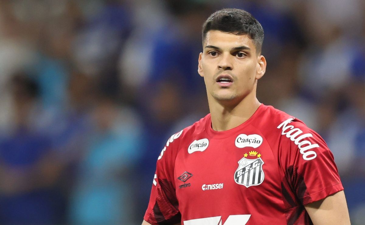 Santos admite negociar Brazão e Flamengo segue atento a goleiro em possível proposta milionária