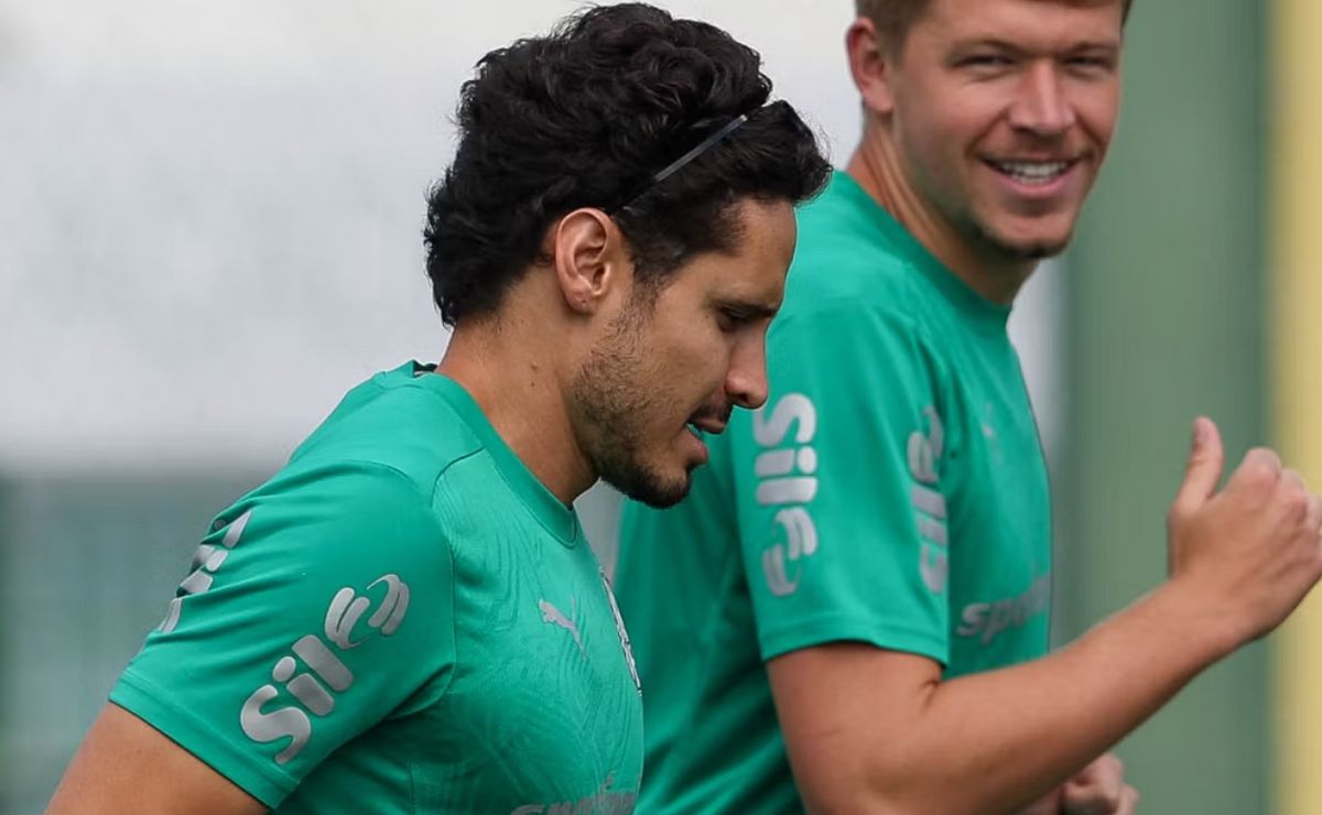 Raphael Veiga confirma ter jogado no ‘sacrifício’ no Palmeiras e desabafa sobre dores: “Fiquei estressado”