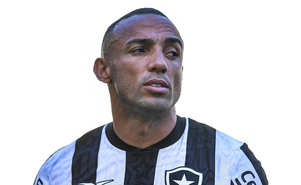 Marçal projeta Botafogo x Vasco e revela objetivo de conquistar a Copa do Brasil: “Sonho do ano”