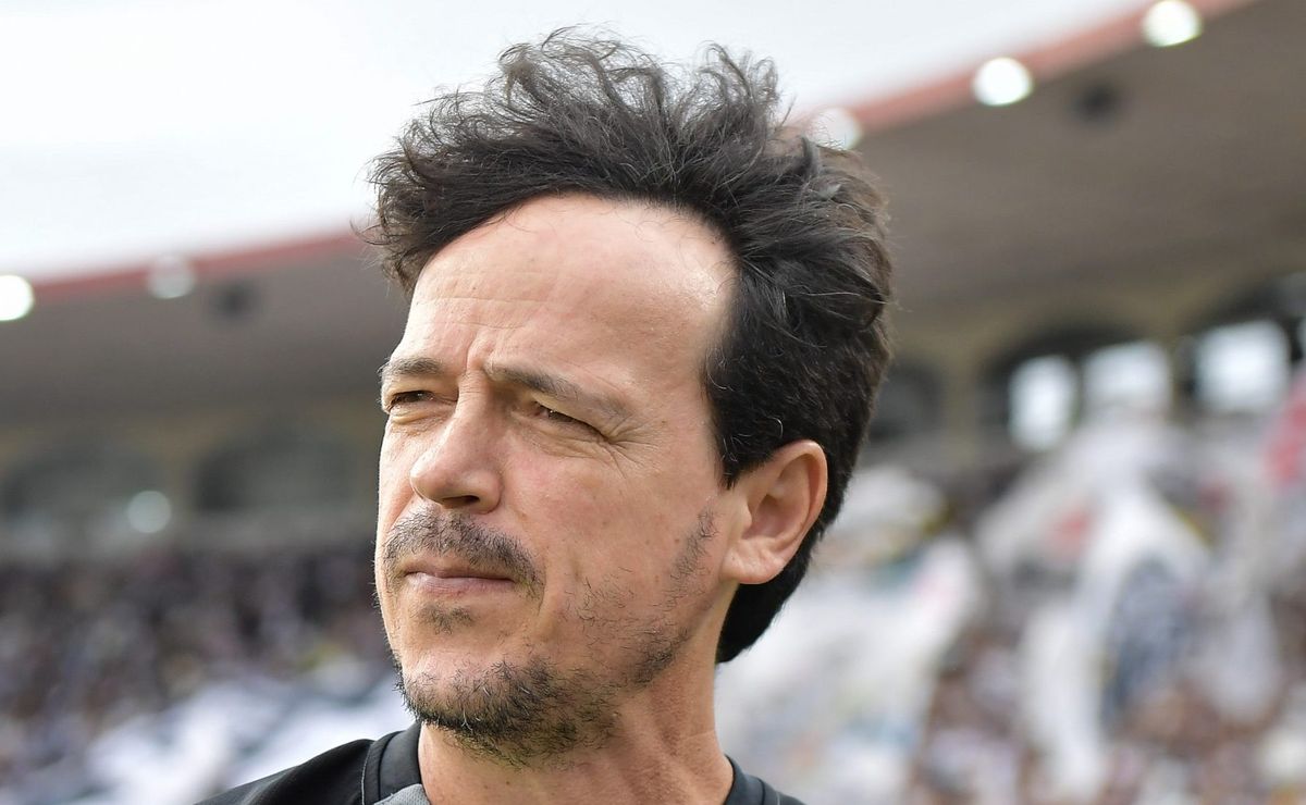 Vidente faz previsão e aponta eliminação do Vasco de Fernando Diniz contra o Botafogo