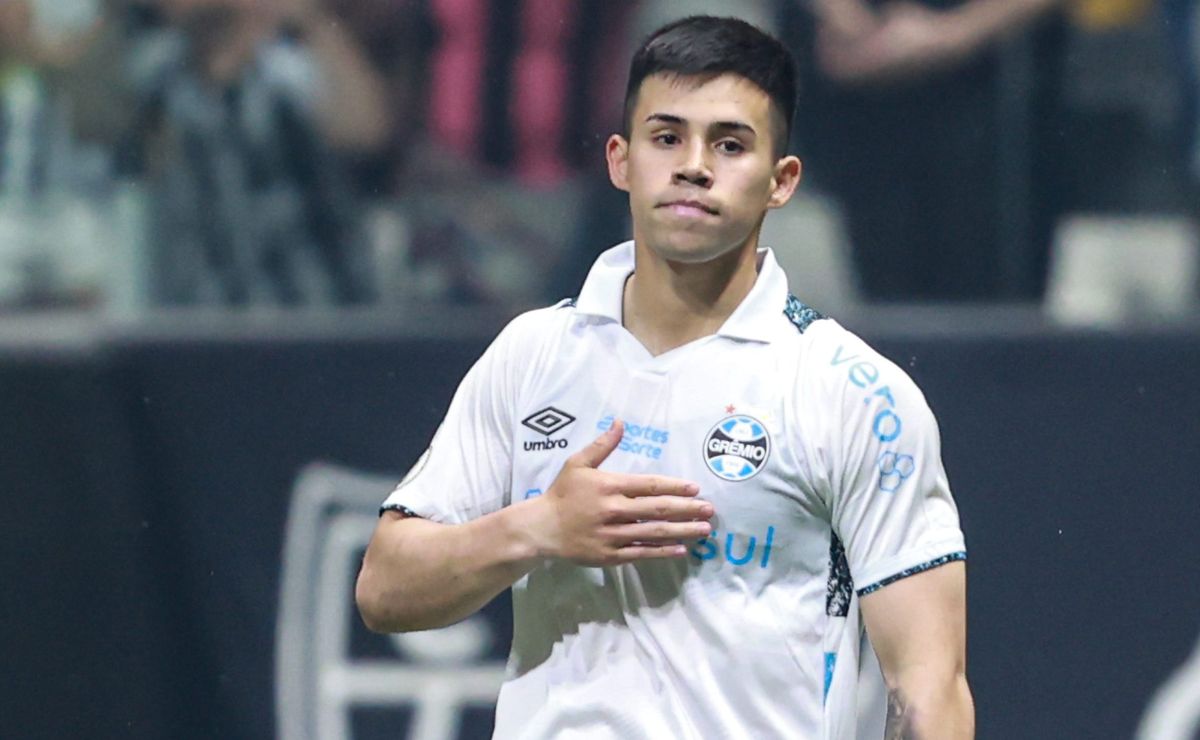 Grêmio topa negociar Aravena em definitivo ou por empréstimo; times do México estão de olho