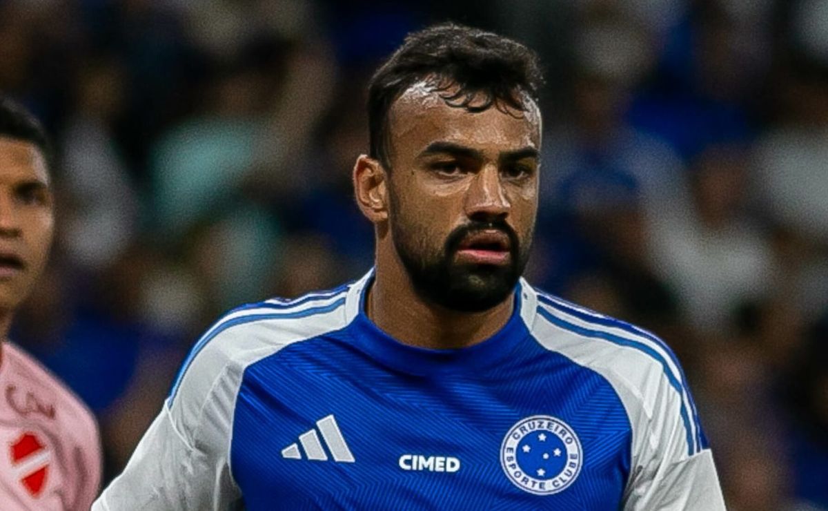 Cruzeiro freta avião para Fabrício Bruno retornar a Belo Horizonte após eliminatórias pela Seleção Brasileira