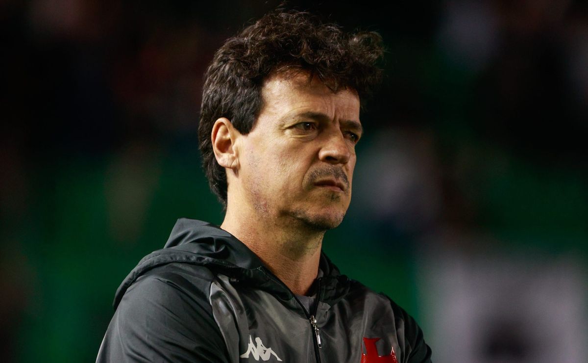 Chico da Costa elogia trabalho de Fernando Diniz no Vasco: “O Vasco tem aquele negócio” 