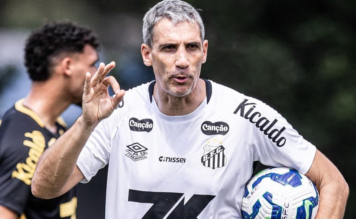Vojvoda não conta com Rollheiser no Santos e prepara alteração tática com nova escalação contra o Atlético
