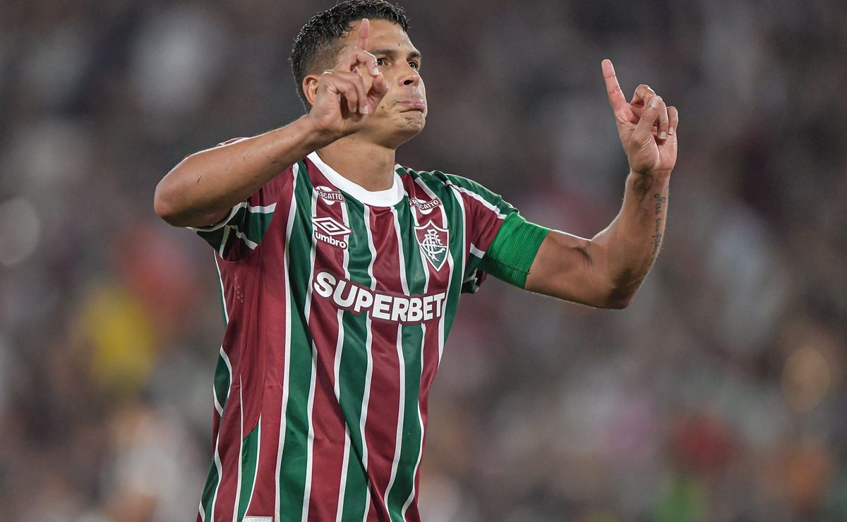 Thiago Silva se torna o jogador mais velho a marcar pelo Fluminense