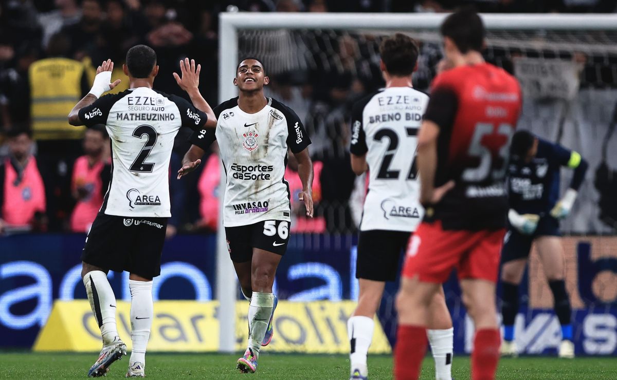 Corinthians transforma crise em combustível e chega à semifinal da Copa do Brasil com campanha perfeita