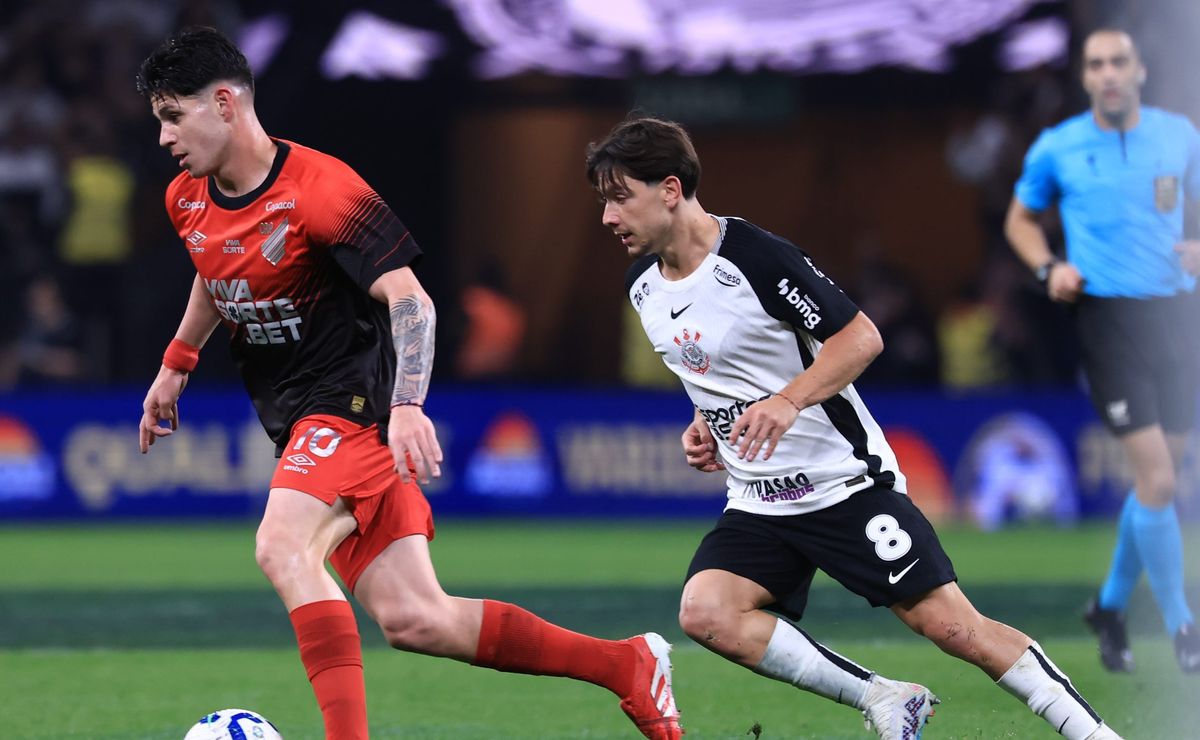 CBF revela áudio do VAR que anulou gol polêmico em Corinthians x Athletico-PR
