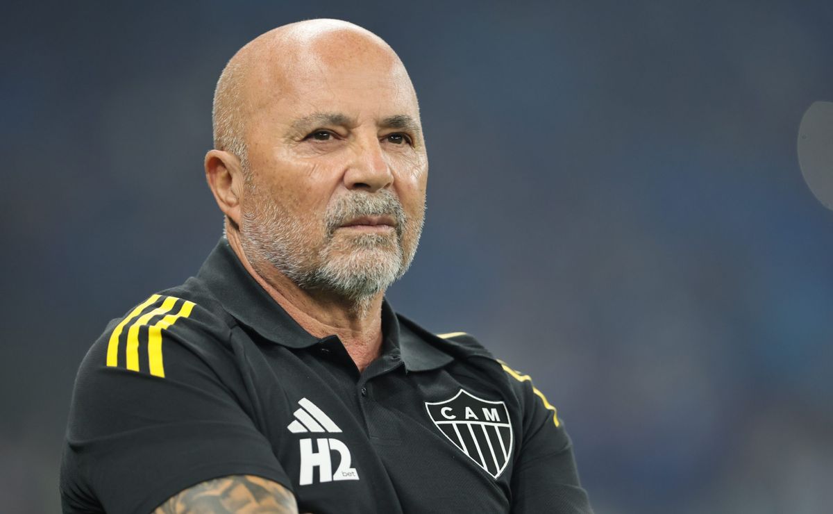 Primeira vítima? Massa aponta Igor Gomes ‘sob fogo’ com Sampaoli no Atlético após eliminação