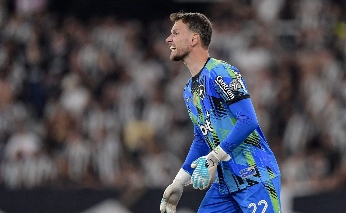 Neto comete falha bizarra no clássico contra o Vasco e torcida do Botafogo não perdoa
