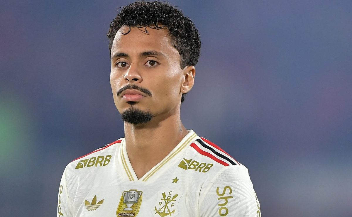Allan tem futuro incerto com Filipe Luís e quer voltar ao Atlético-MG em 2026, diz jornalista