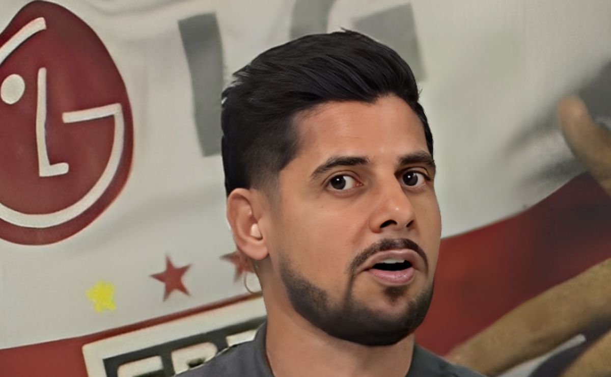 Cicinho isenta Hulk e Arana em eliminação do Atlético-MG e dispara contra Lyanco: “Estava totalmente nervoso”
