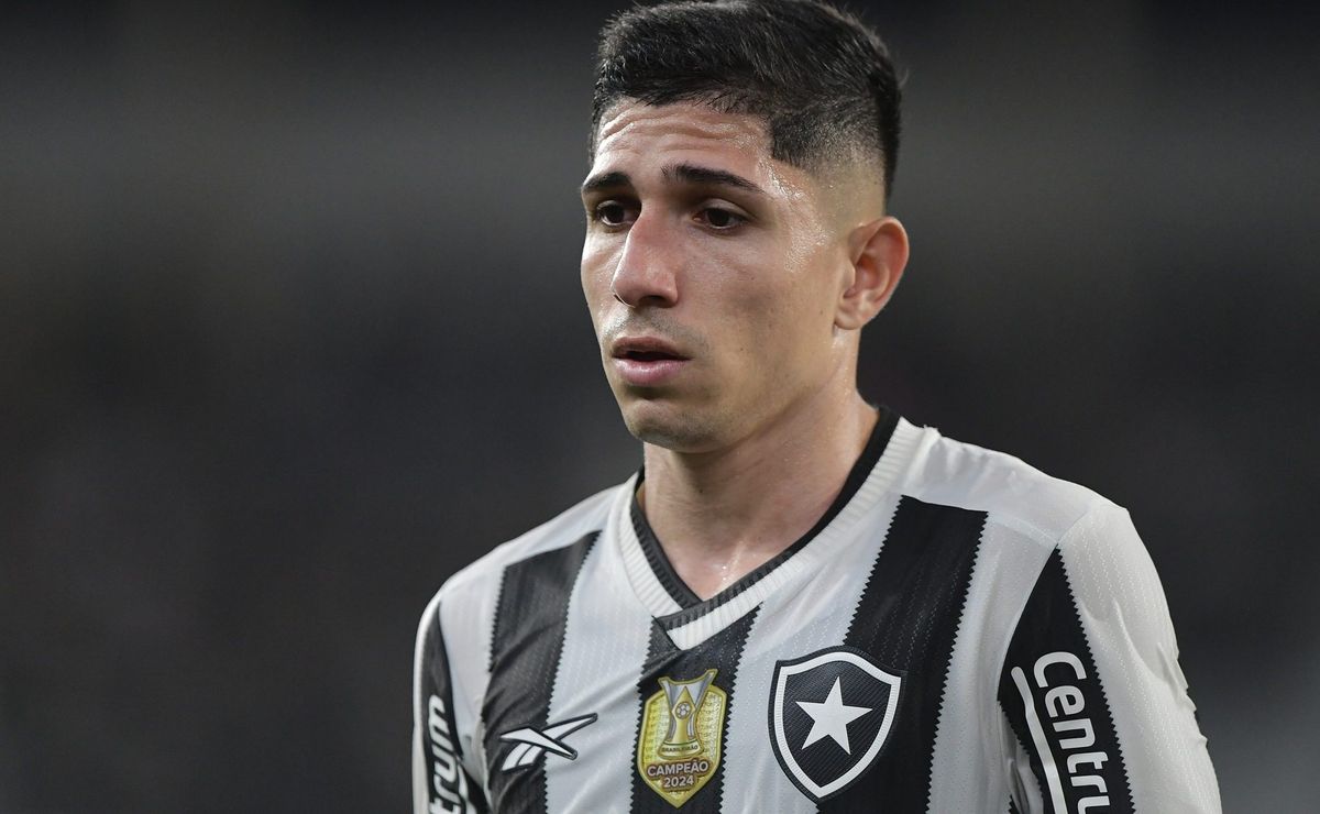 Savarino, do Botafogo, desabafa e avalia derrota para o São Paulo: “Um jogo muito difícil”