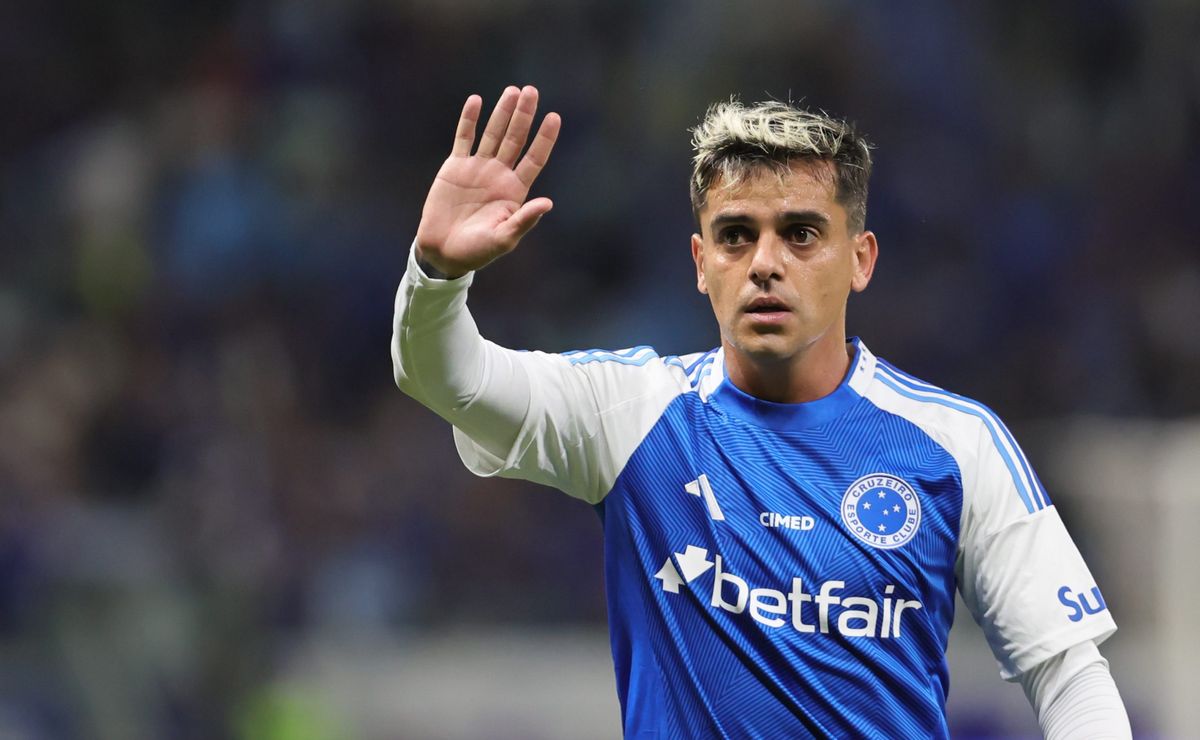 Cruzeiro estuda permanência de Fagner e lateral de 36 anos deseja não voltar ao Corinthians