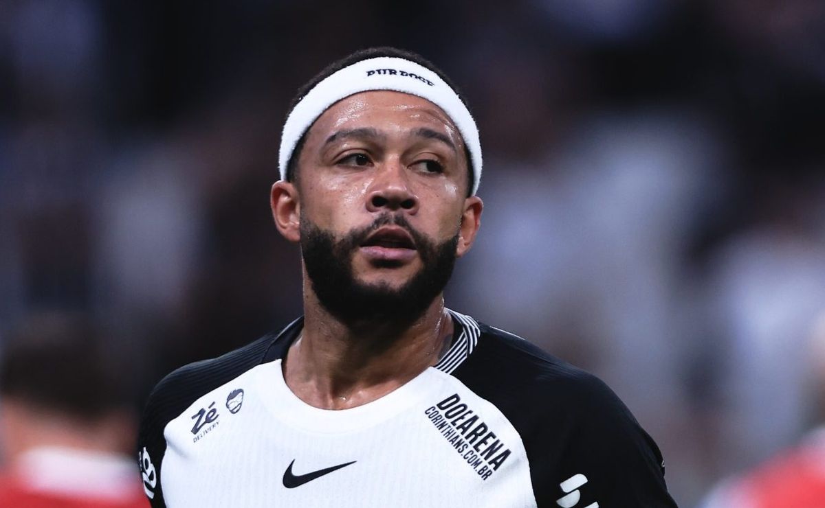 Memphis Depay quebra o silêncio no Corinthians após possível desavença com Dorival Júnior: “Estão espalhando mentiras”