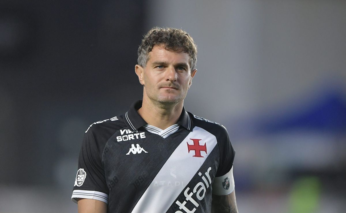 Vegetti melhora 17% sua média de gols no Vasco em 2025 em relação a temporada passada