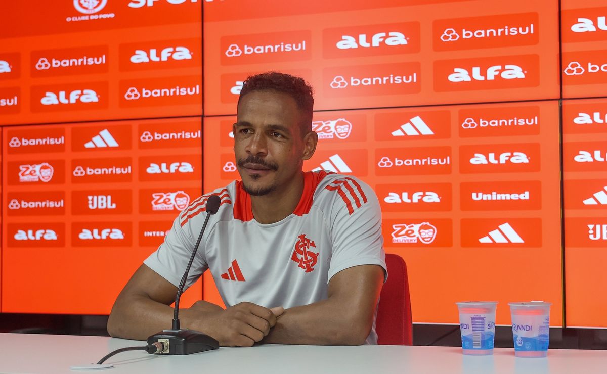 Internacional tem prioridade por Fernando e estabelece multa caso decida jogar em outro clube