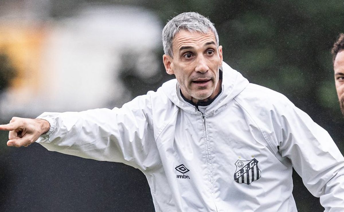 Juan Pablo Vojvoda mal chega ao Santos, não está convencido e pode aprovar saída de Álvaro Barreal
