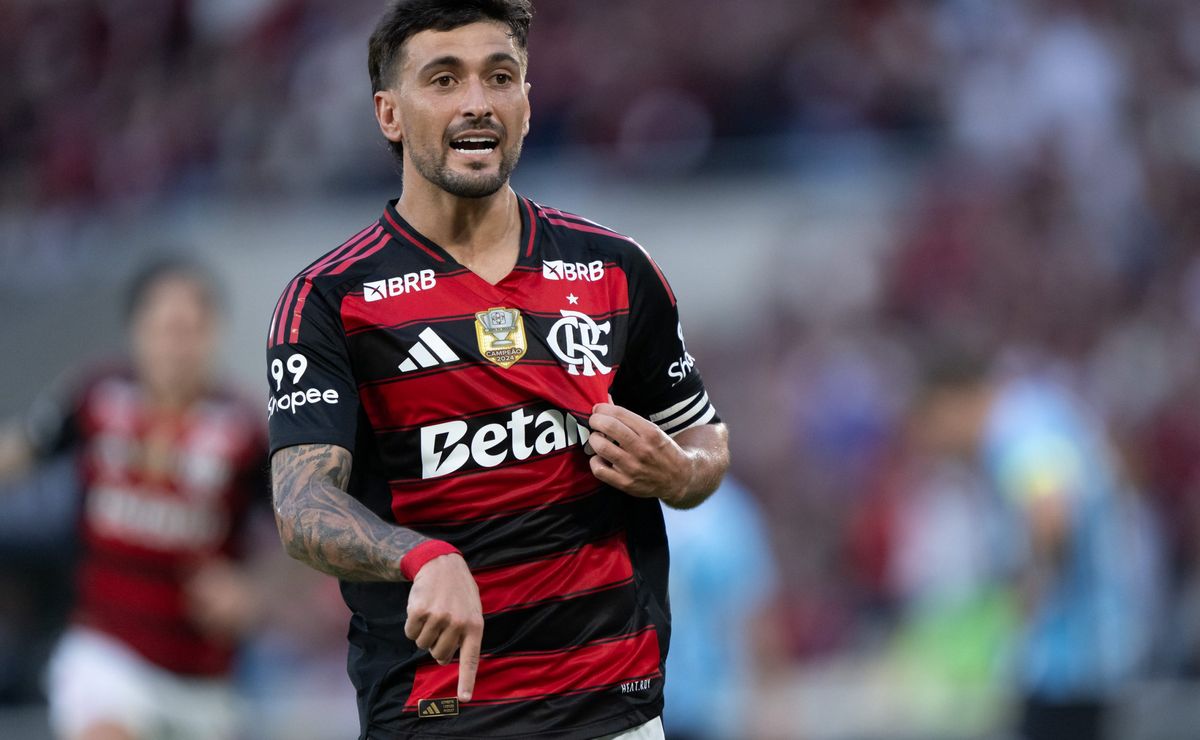 Arrascaeta domina a 10 do Flamengo com 40% de participação e se aproxima de feito de Ronaldinho, que nem Ribas e Gabigol alcançaram