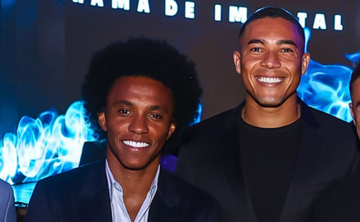 Willian e Carlos Vinícius se reencontram no Grêmio e devem jogar juntos no Gre-Nal