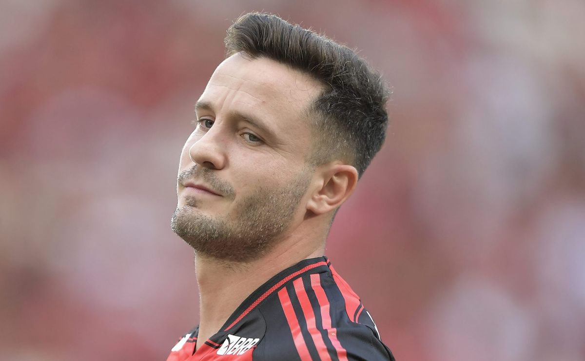 Saúl vira peça-chave de Filipe Luís no Flamengo e engata sequência de titular; espanhol deve iniciar contra Estudiantes