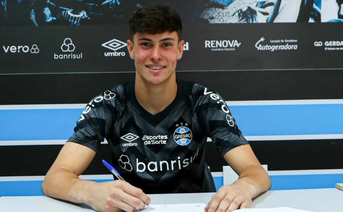 Joia do Grêmio, Gabriel Menegon atrai interesse de Liverpool e Nottingham Forest ￼