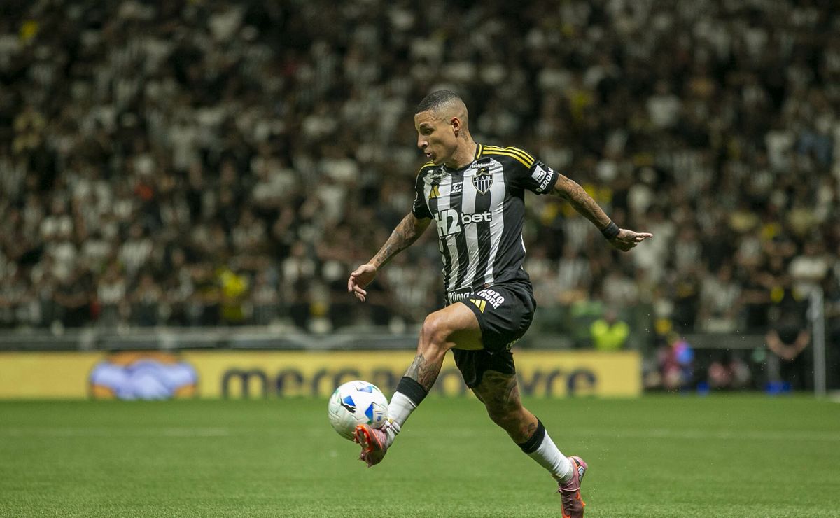 Guilherme Arana faz postagem revelando ter sofrido de virose antes de Atlético-MG x Mirassol
